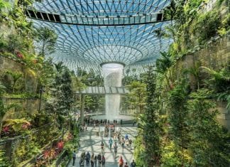 5 Reasons Why You Should Visit Singapore Jewel Changi Airport
