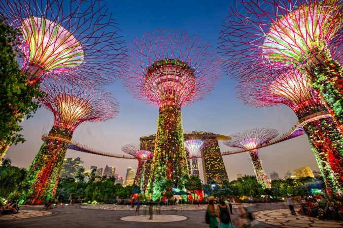 Singapore,-,September,5,,2015:,Supertrees,At,Gardens,By,The